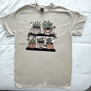 Gildan Beige T-Shirt. Plants with Hiding Ghosts. Size M